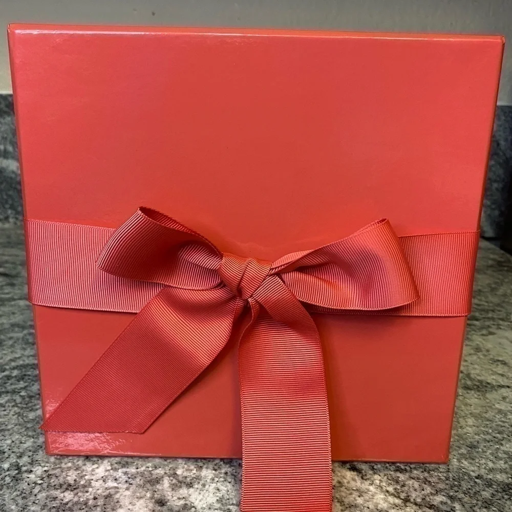* Gift Box Salmon color Keepsake-Gift-Bowed Cover Box